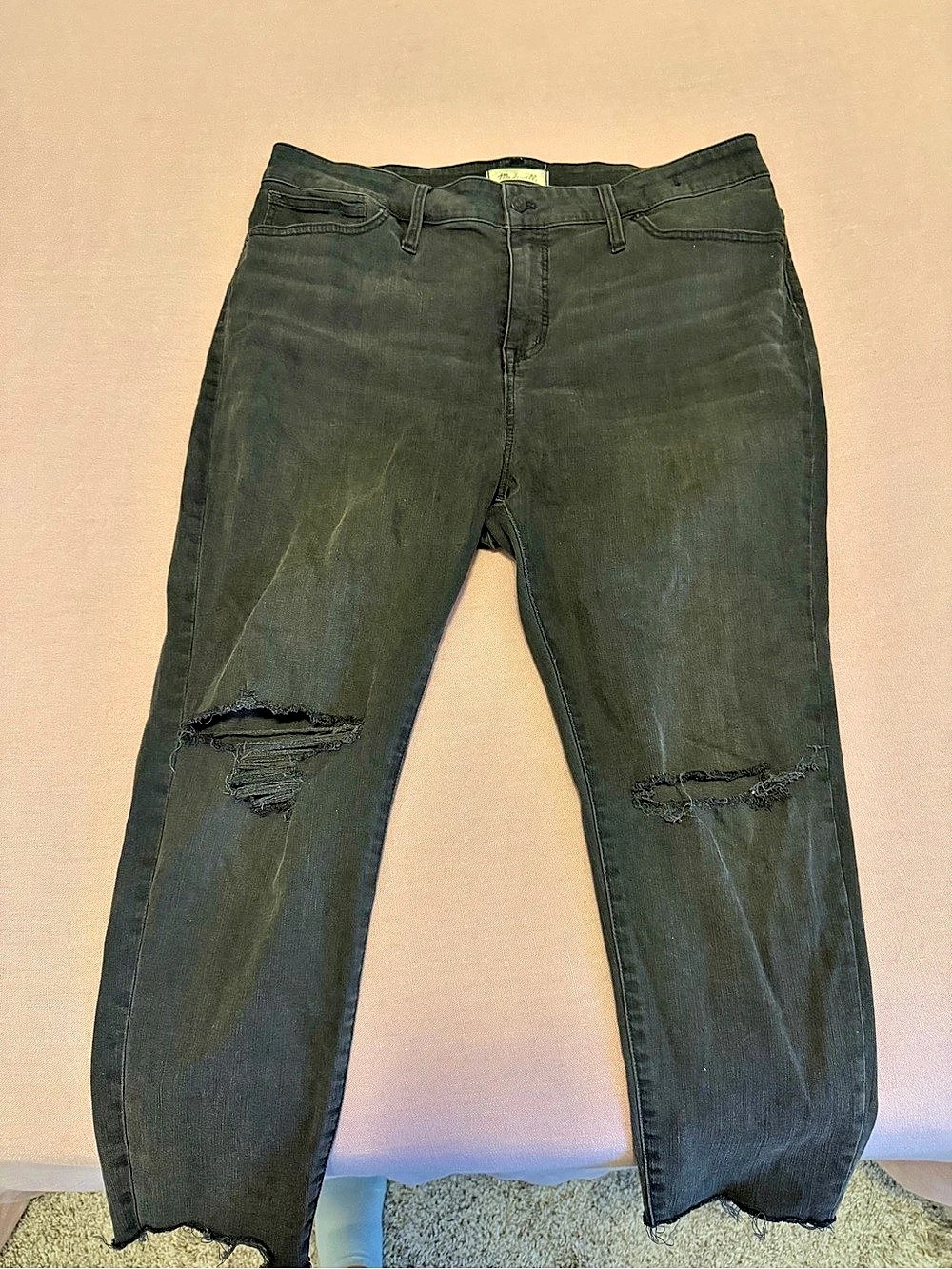 Madewell Curvy High-Rise Skinny Jeans 34P. Distressed black denim.